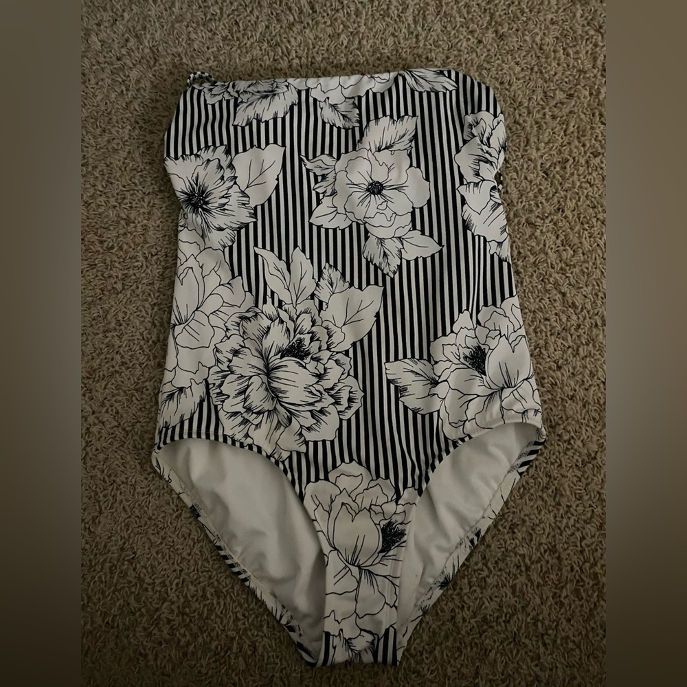 Kona Sol swimsuit one piece, Large